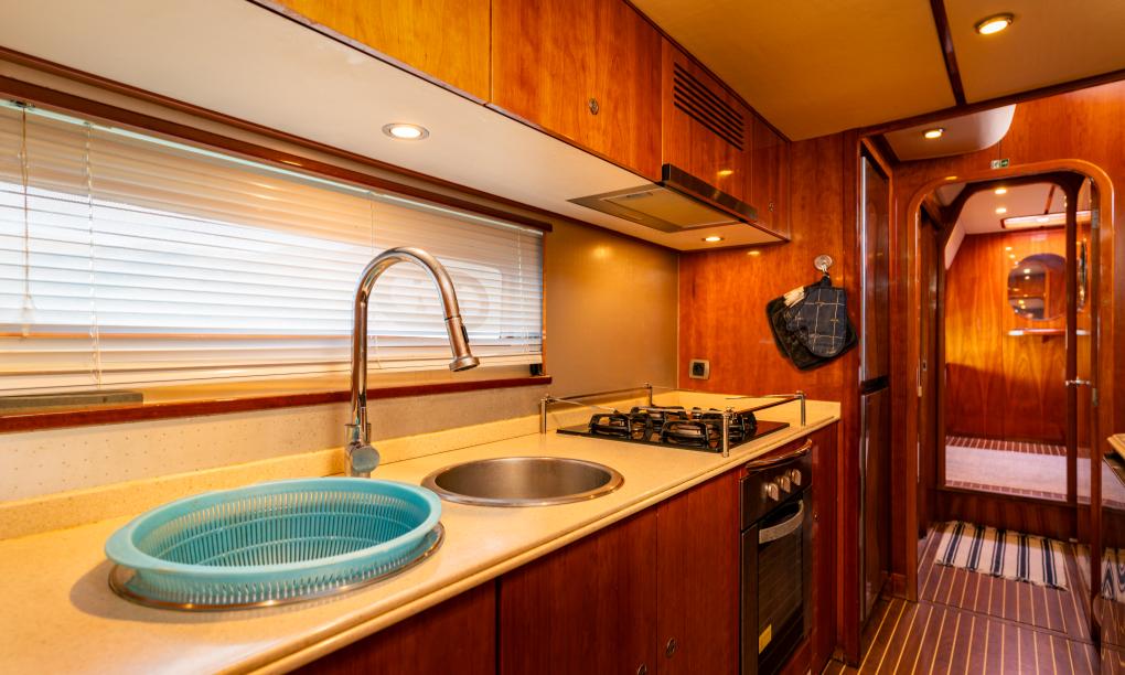 Seyscapes Yacht Charter Cirrus