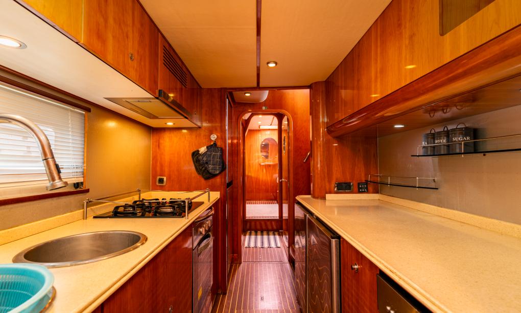 Seyscapes Yacht Charter Cirrus