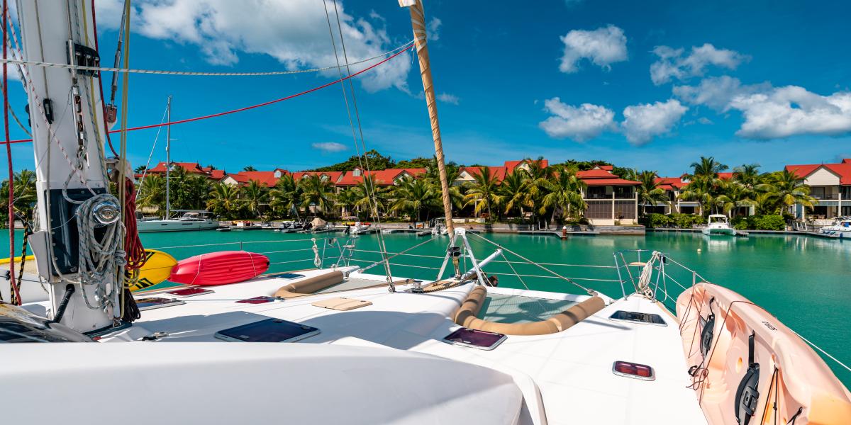 Seyscapes Yacht Charter Cirrus
