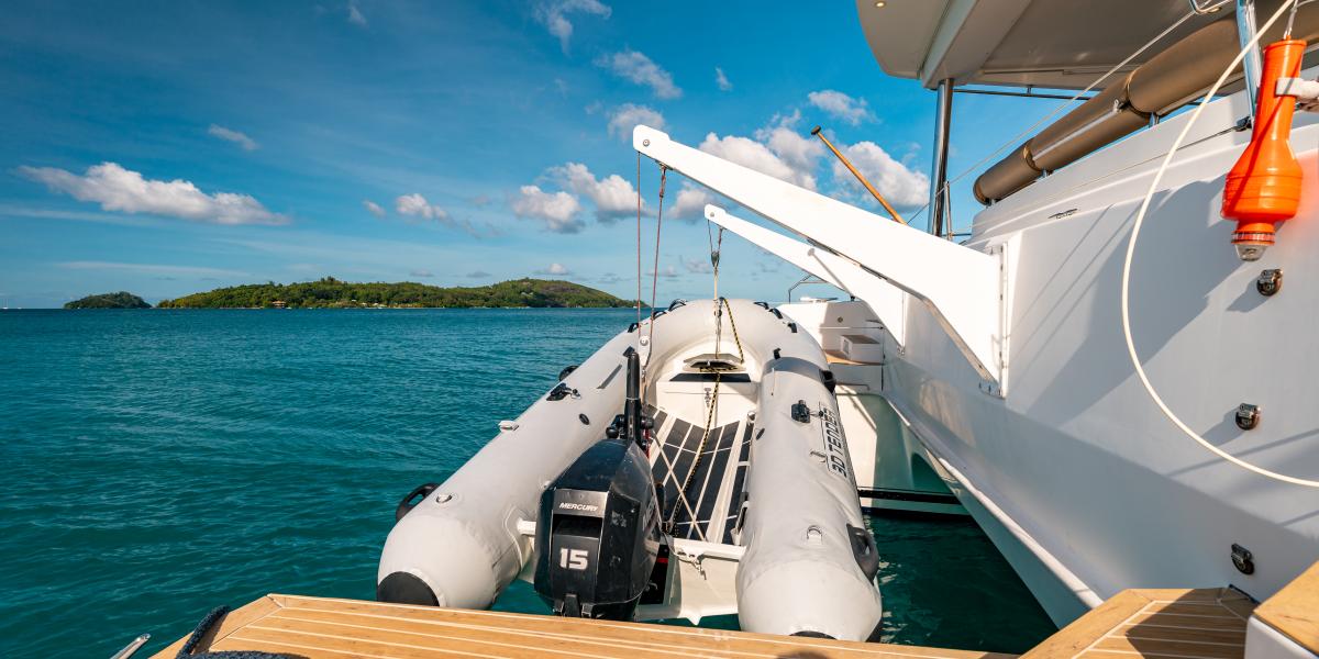 Seyscapes Yacht Charter Cirrus