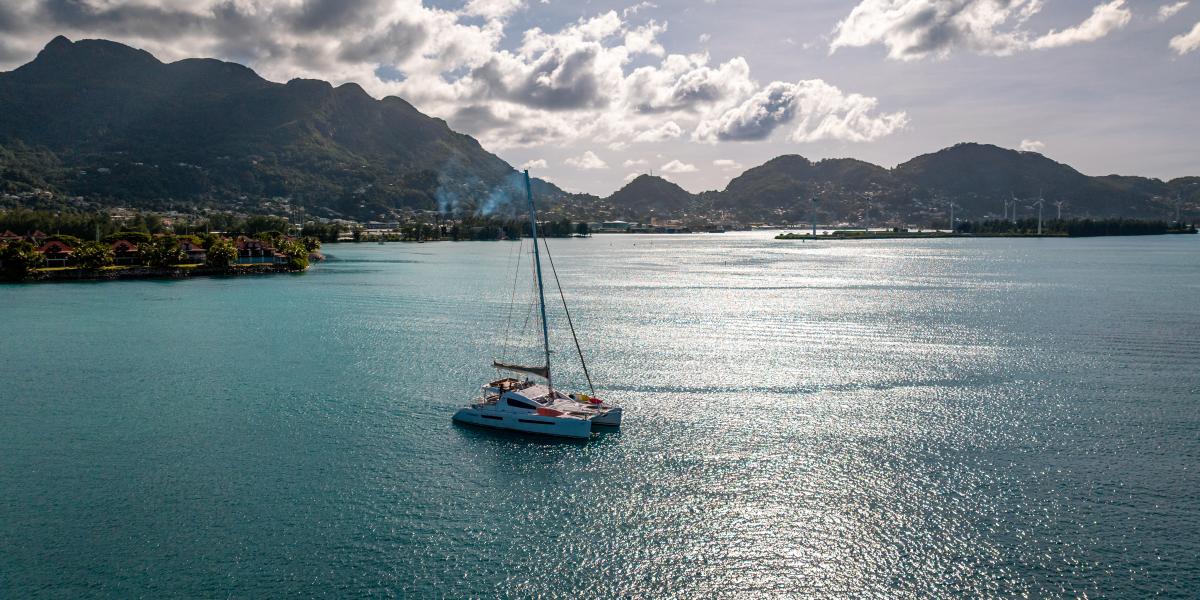 Seyscapes Yacht Charter Cirrus