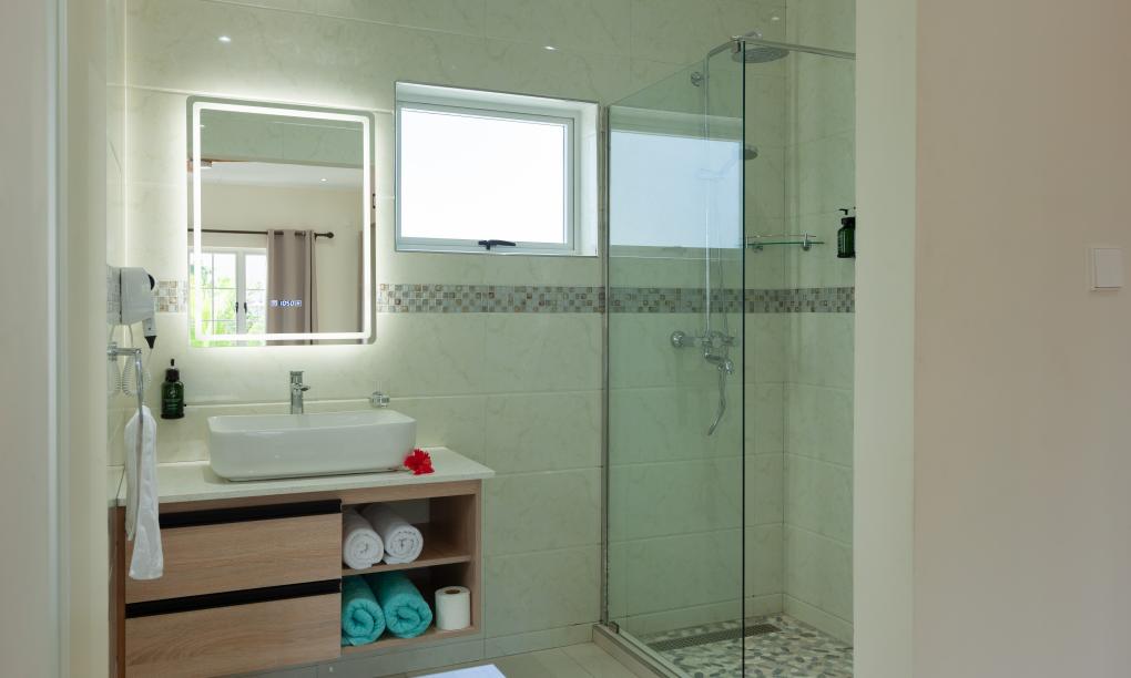 La Digue Coral Self Catering Apartments - Meerblick Appartement