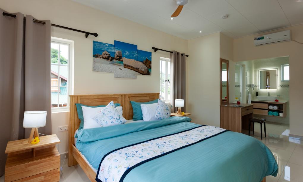 La Digue Coral Self Catering Apartments - Sea-View Apartment