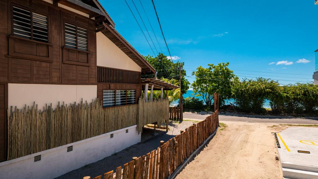 Photo 1: Kaz Dibwa Beach House - Mahé (Seychelles)