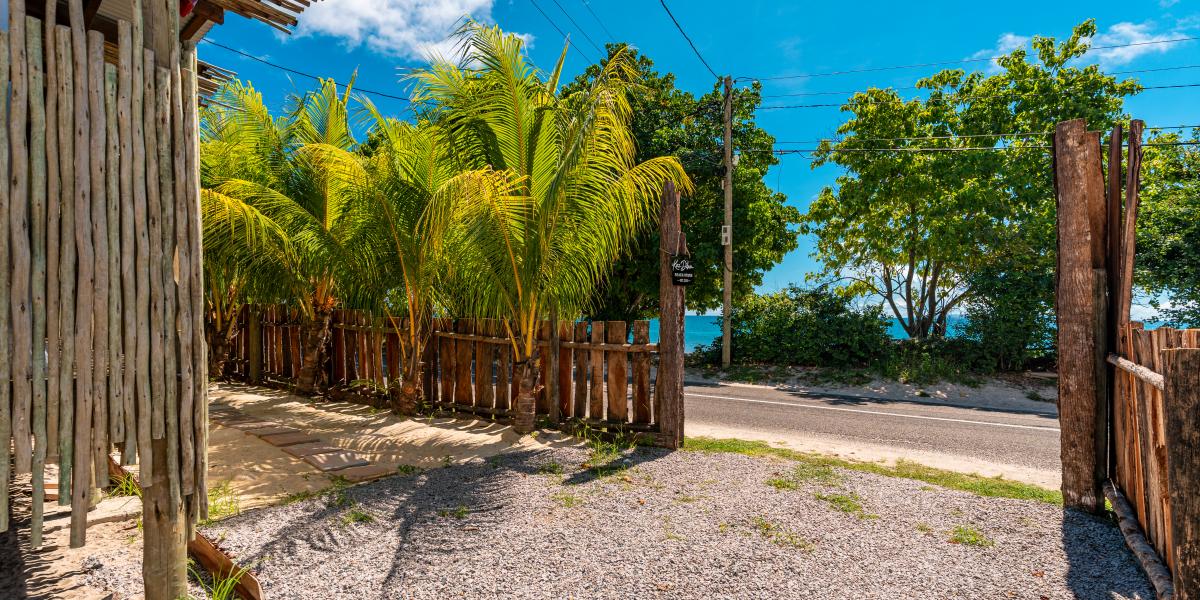 Kaz Dibwa Beach House