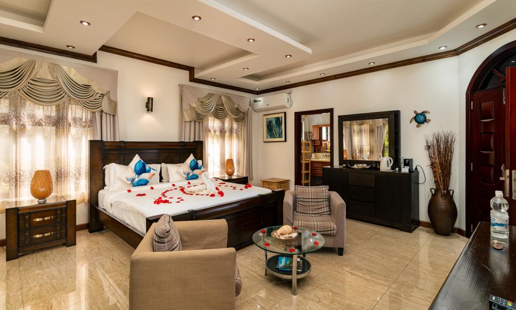 Ocean Terrace - Junior Deluxe Room