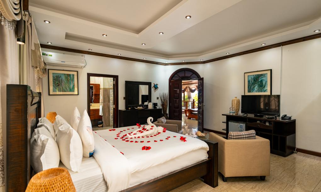 Ocean Terrace - Junior Deluxe Room