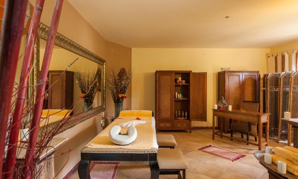 Castello Beach Hotel