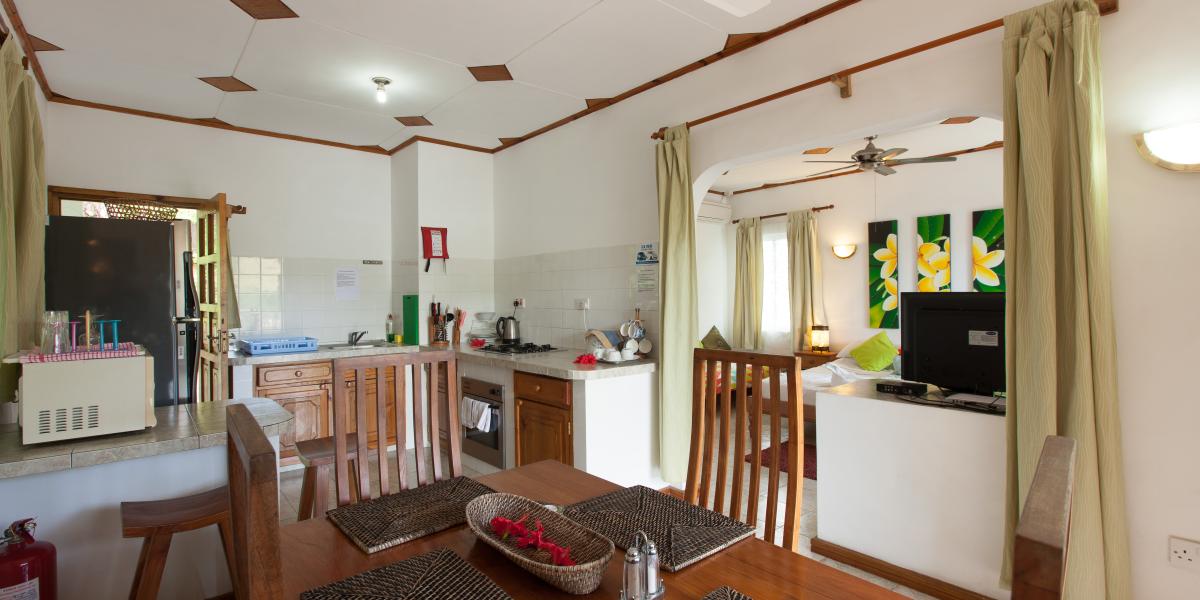 Sea View Lodge - Small Stilt-Villa with Small Pool