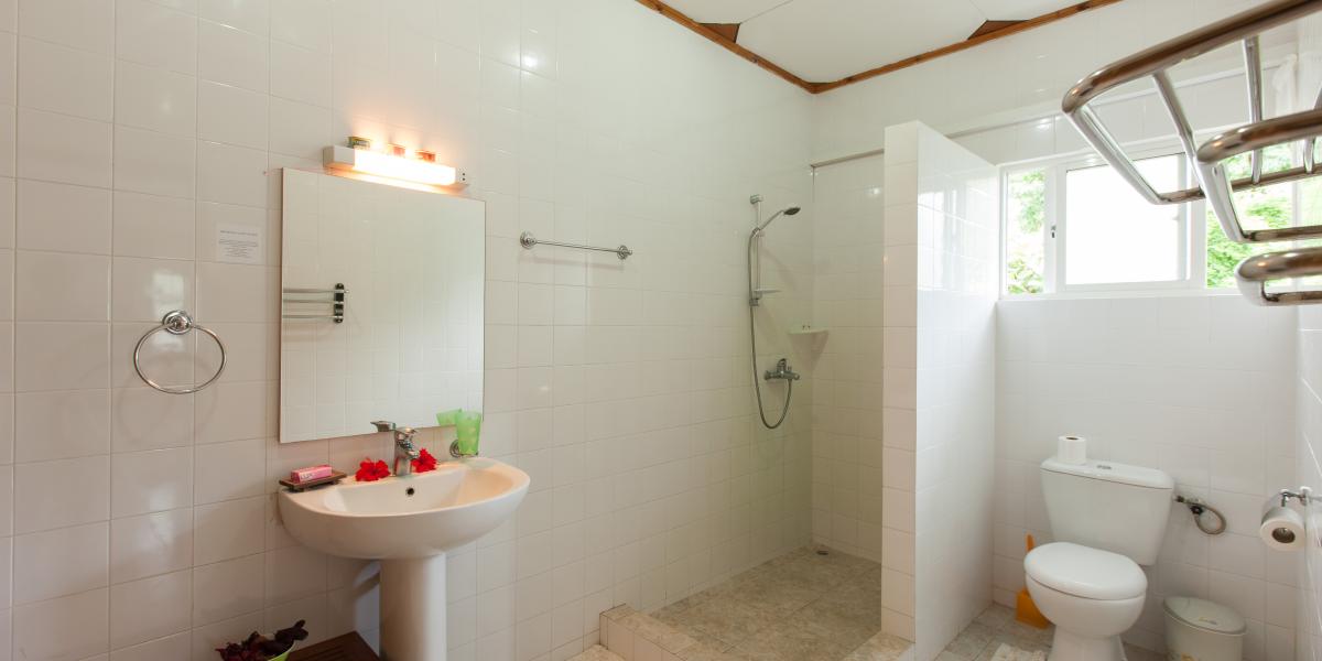 Sea View Lodge - Small Stilt-Villa with Small Pool