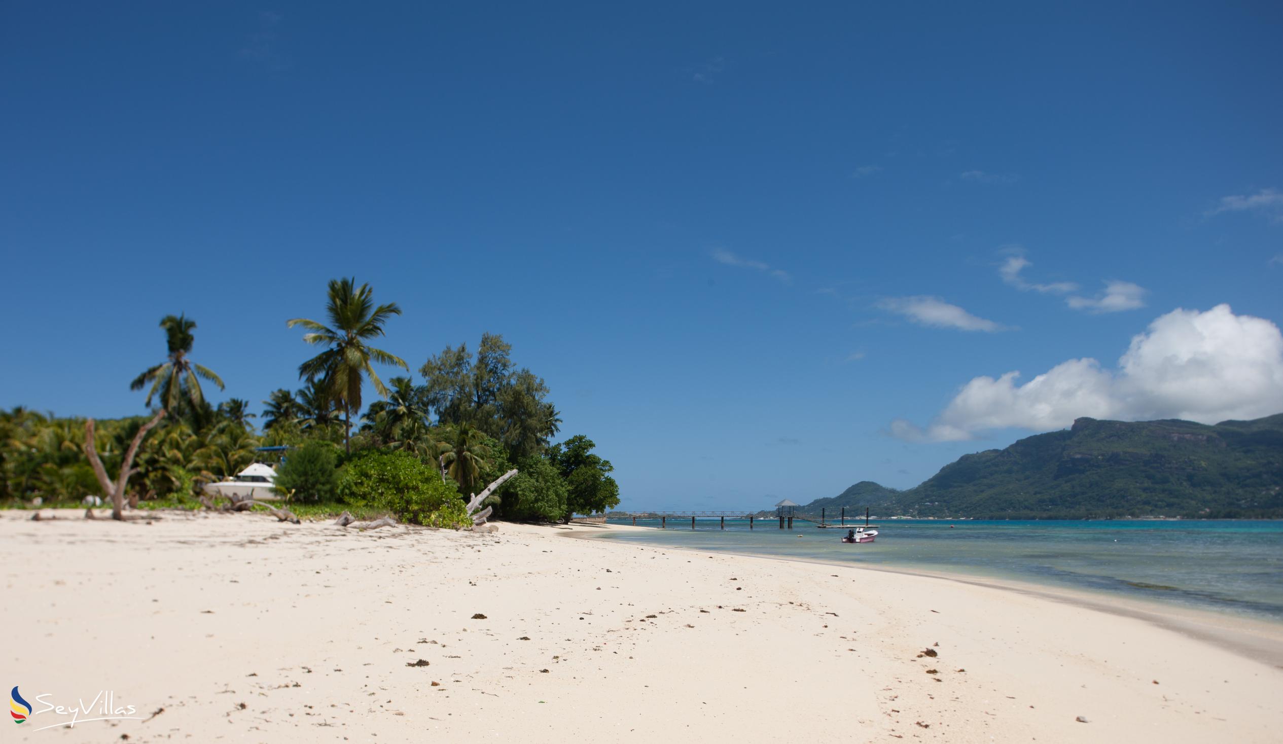 Photo 3: Takamaka Beach - Cerf Island (Seychelles)