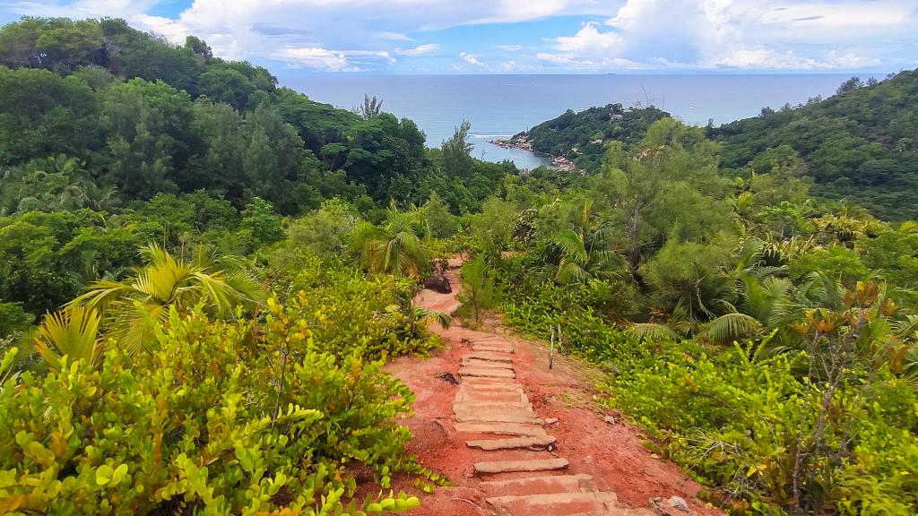 During the ascent and descent, you can enjoy stunning views.