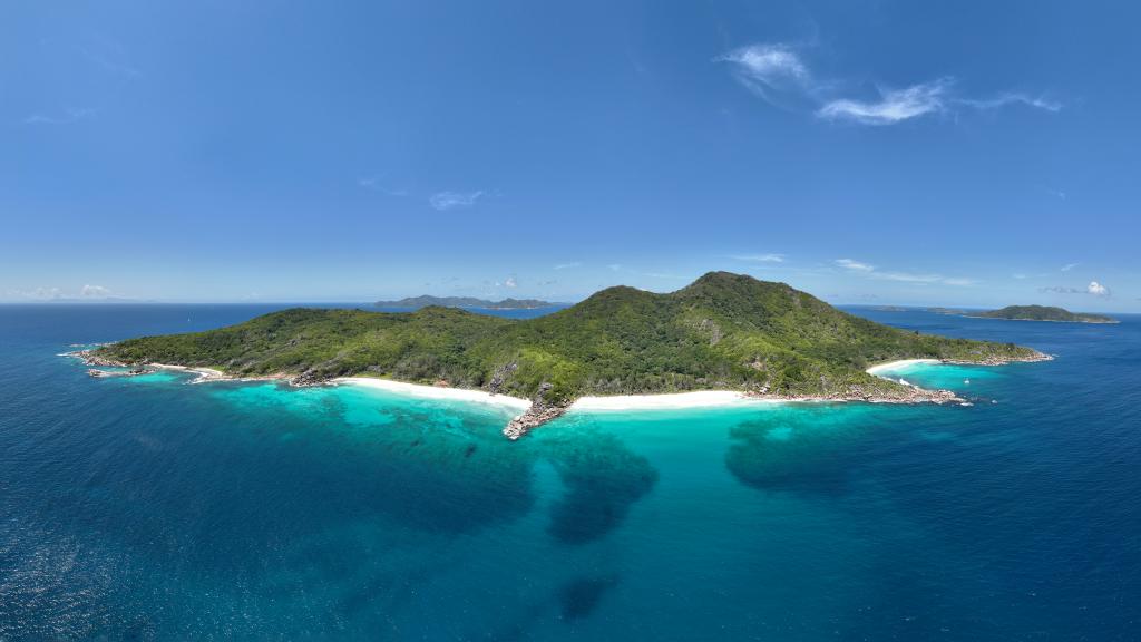 Drohnenaufnahme von La Digue