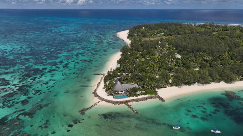 Drohnenaufnahme von Denis Private island