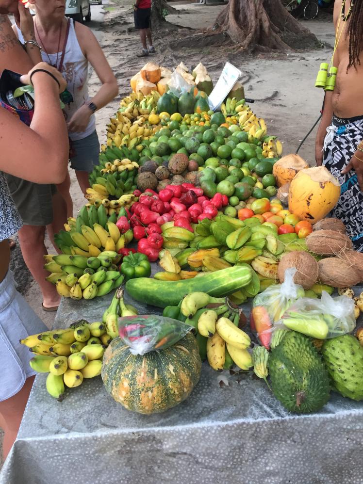 Bancarella di frutta a Praslin