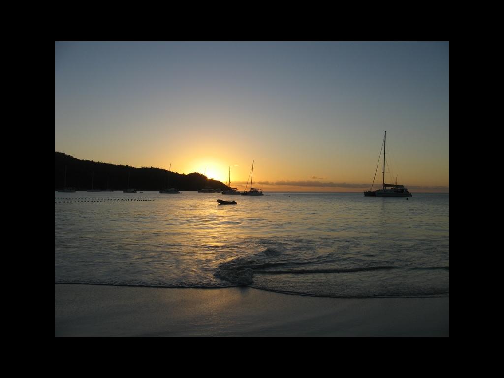 Sonnenuntergang am Anse Lazio Sonnenuntergang am Anse Lazio