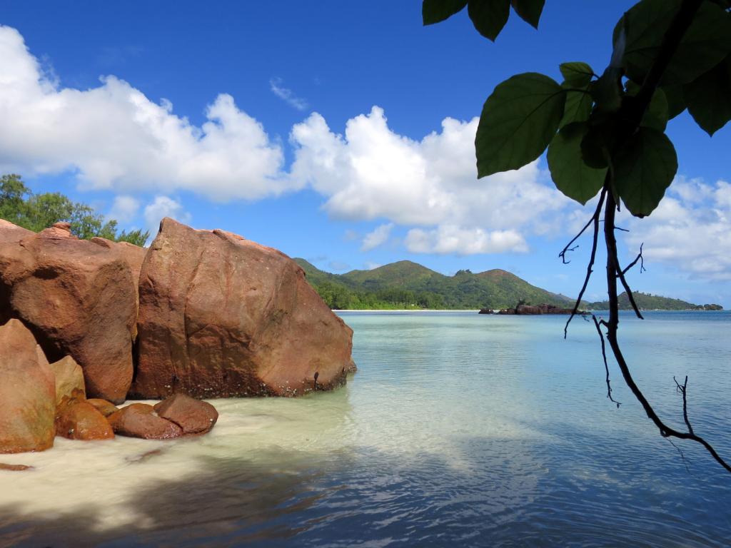 Das hintere Ende der <beach>83|Anse Volbert (Cote d'Or)</beach> Das hintere Ende der <beach>83|Anse Volbert (Cote d'Or)</beach>