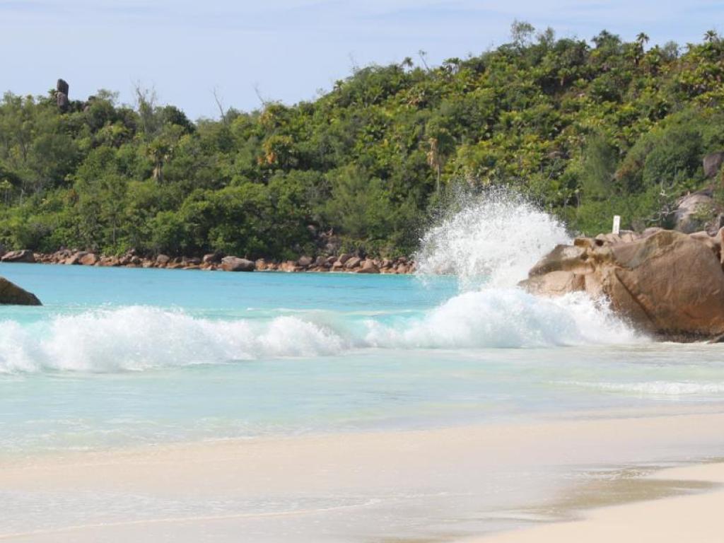<beach>75|Anse Lazio</beach>, Praslin