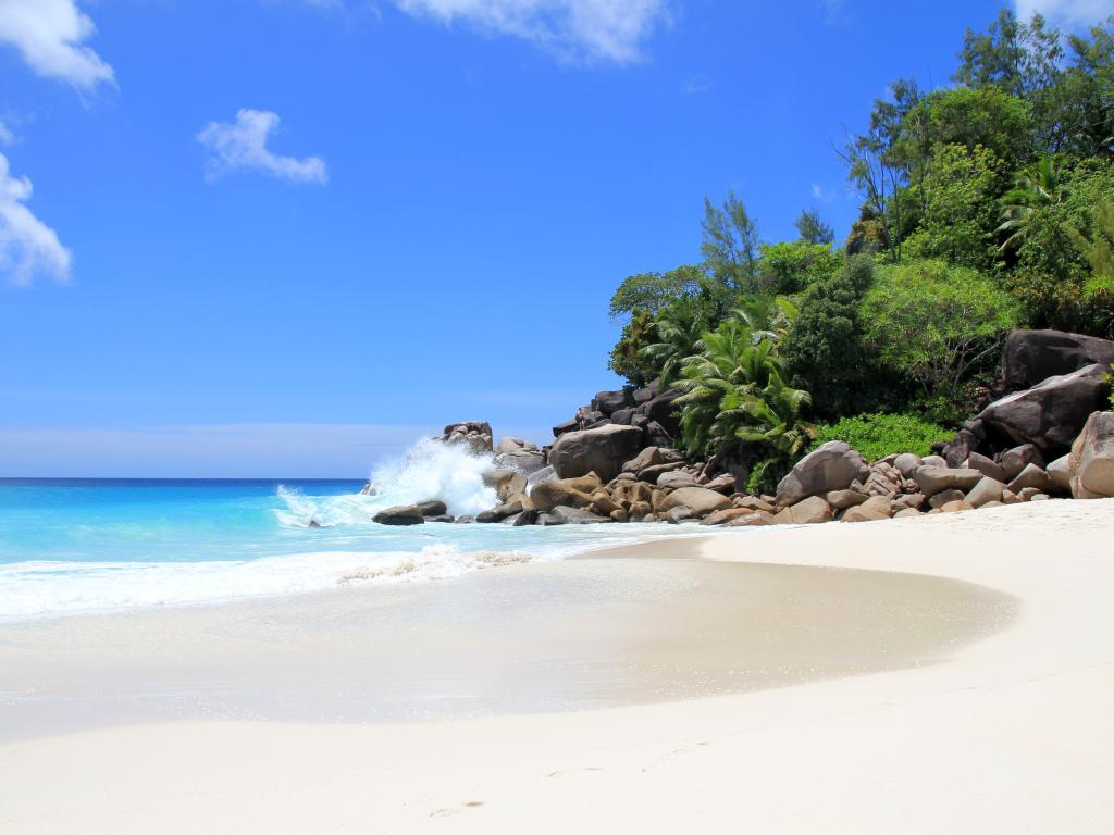 <beach>69|Anse Georgette</beach>