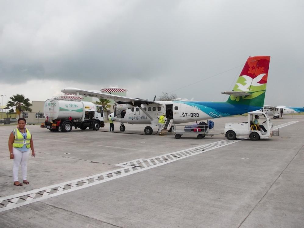 Il piccolo aereo Air Seychelles da Mahé a Praslin