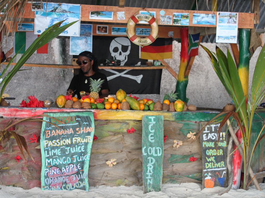 Cocktailbar an der Anse Source d' Argent