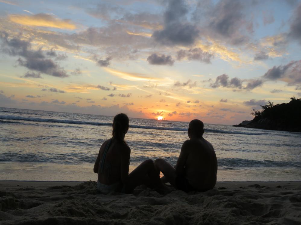 unser letzter Sonnenuntergang am Strand Avani