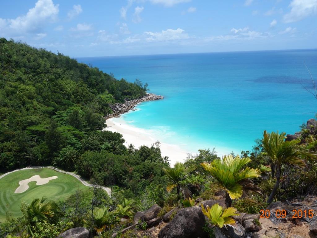 Blick auf die Anse Georgette vom Mont Plaisir