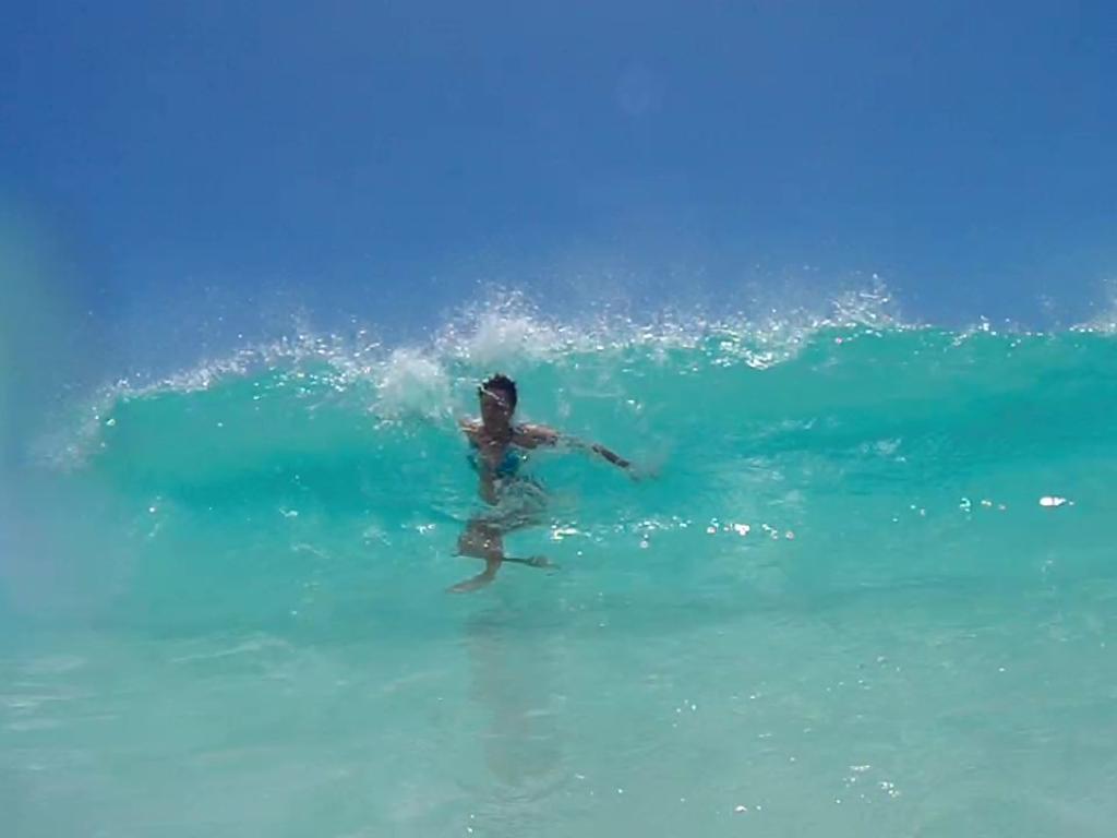 Wellen an der Petite Anse