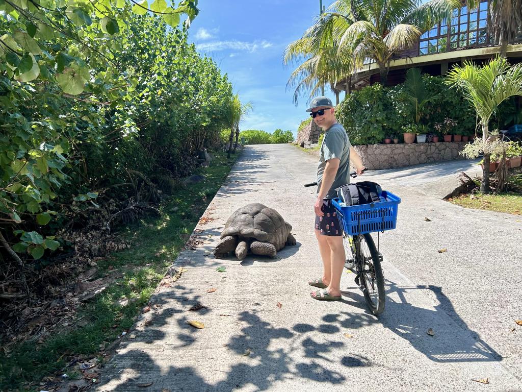 La Digue mit dem Rad erkunden