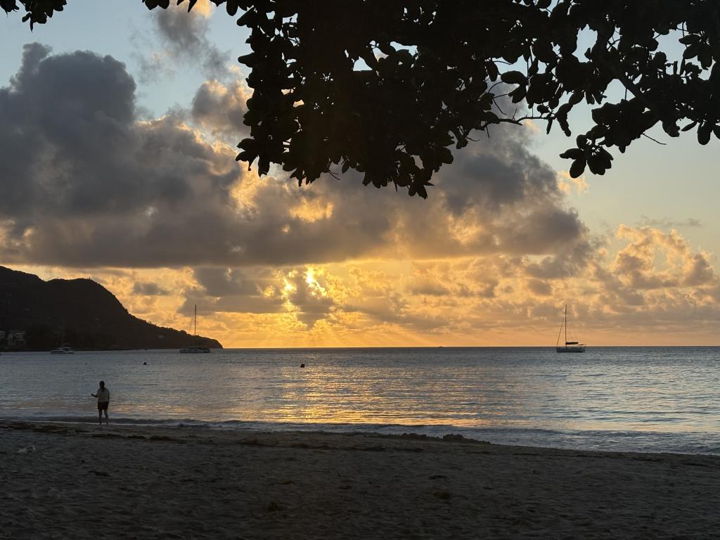 Sonnenuntergang am Beau Vallon