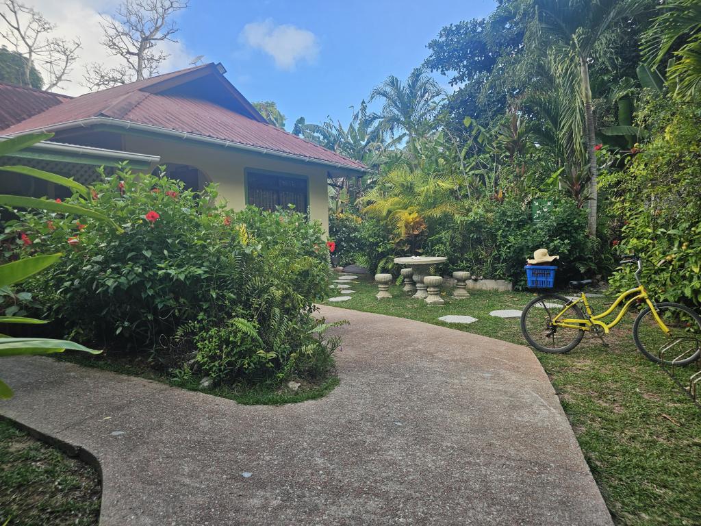 Buisson Guesthouse, La Digue