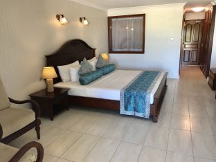 1-Bedroom Beach House Suite