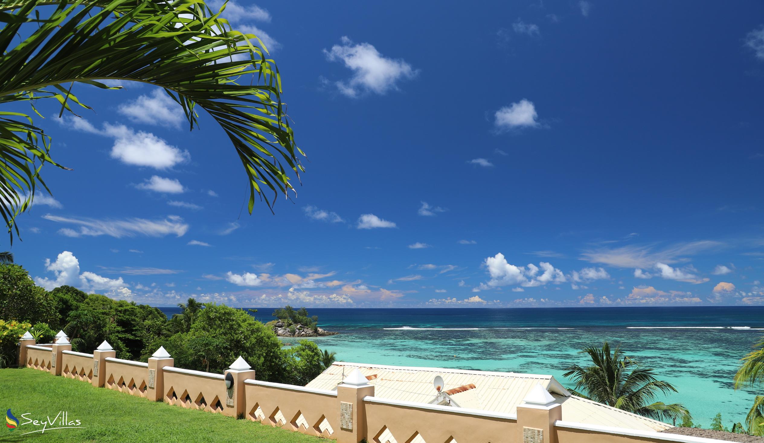 Photo 5: Au Fond de Mer View - Outdoor area - Mahé (Seychelles)