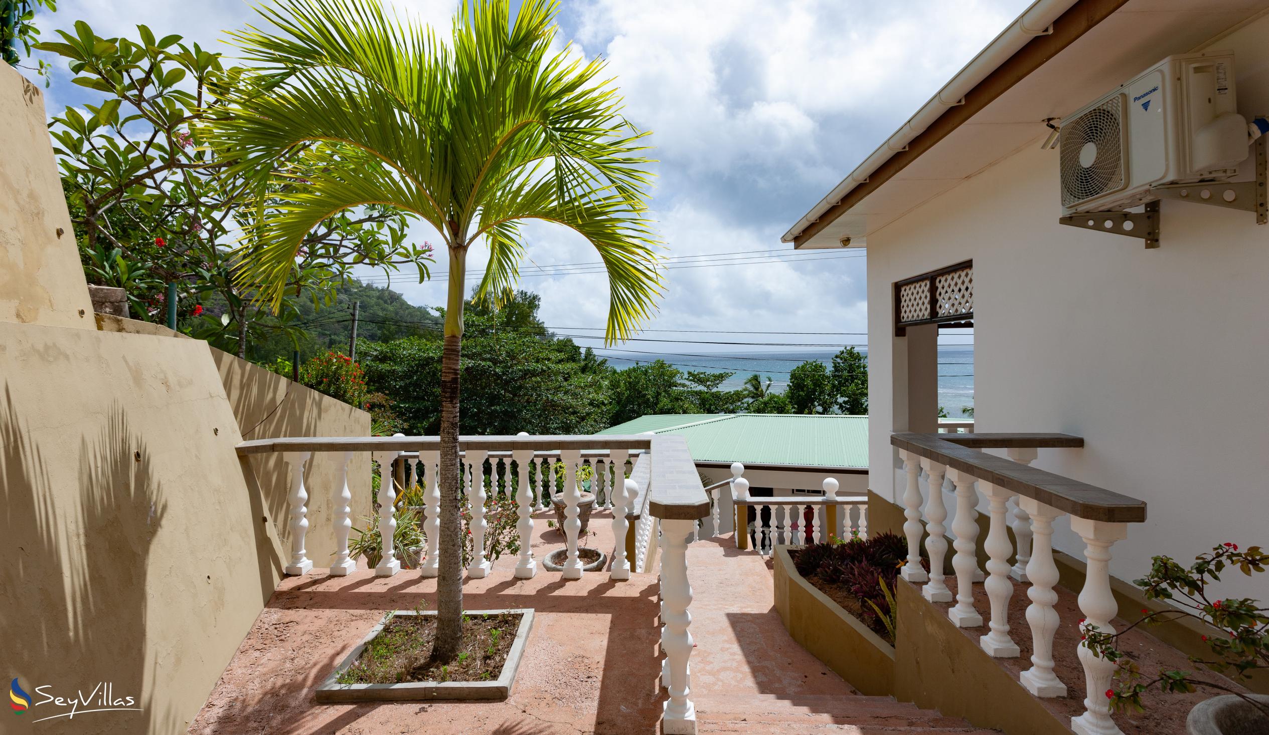 Photo 9: Villa Anse La Blague - Outdoor area - Praslin (Seychelles)
