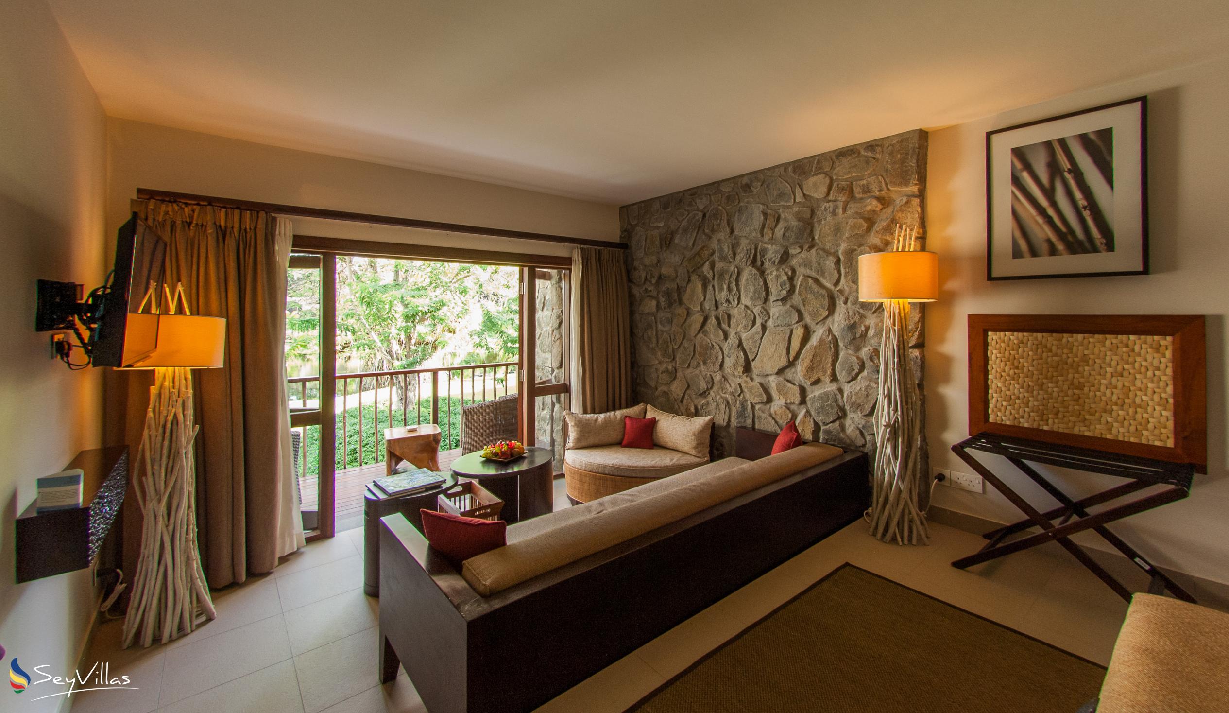 Foto 48: Kempinski Seychelles Resort Baie Lazare - Deluxe Lagoon View Suite - Mahé (Seychellen)