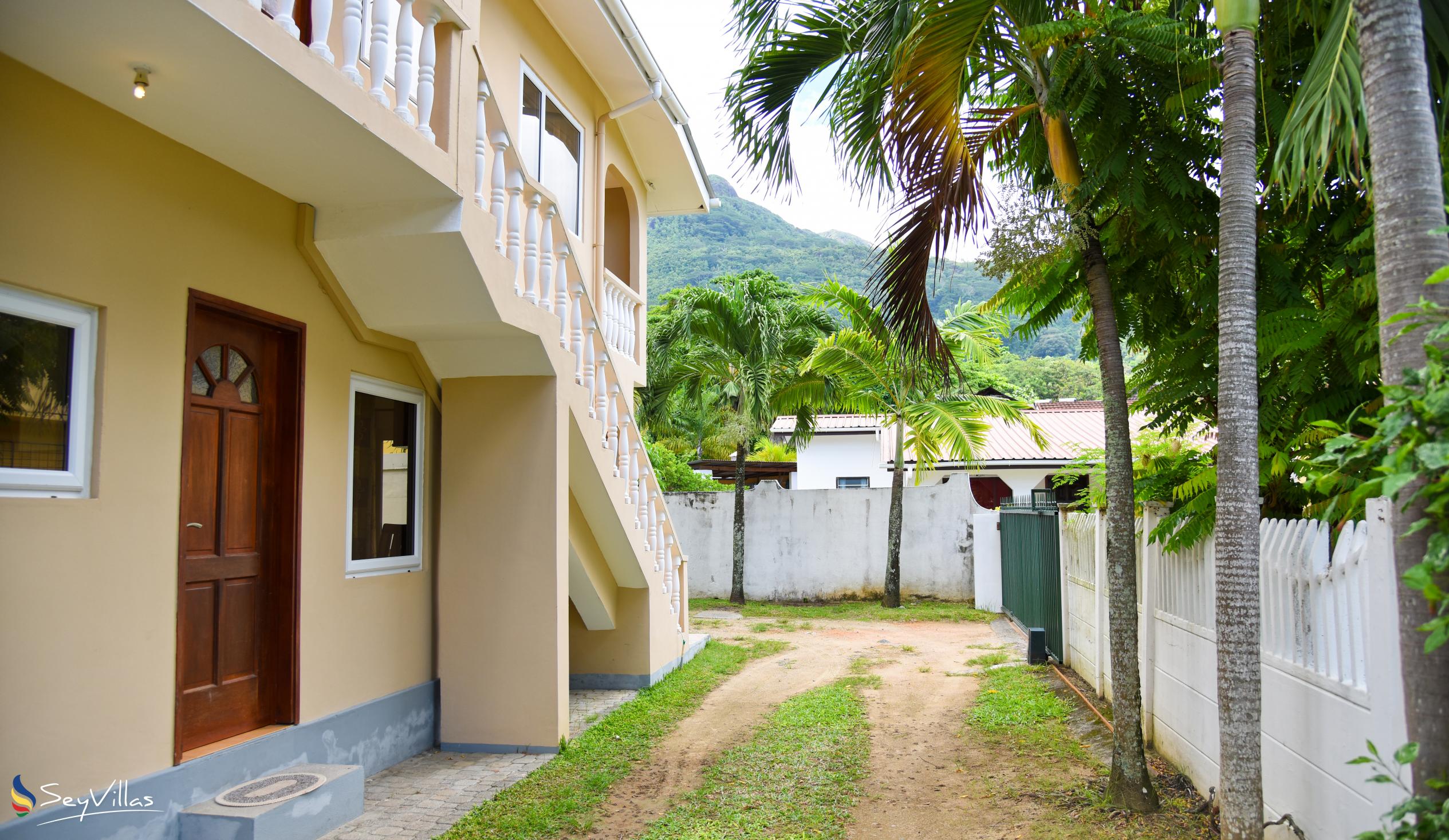 Foto 8: GT Selfcatering Apartments - Aussenbereich - Mahé (Seychellen)