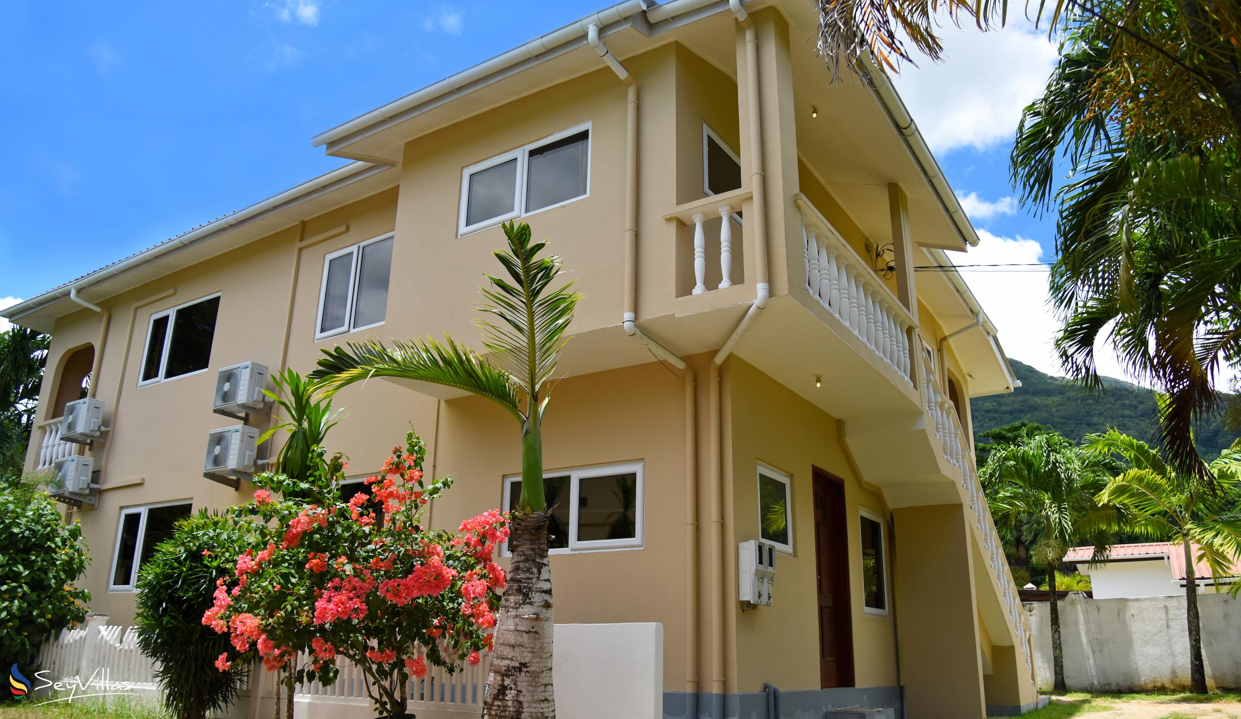 Foto 3: GT Selfcatering Apartments - Aussenbereich - Mahé (Seychellen)