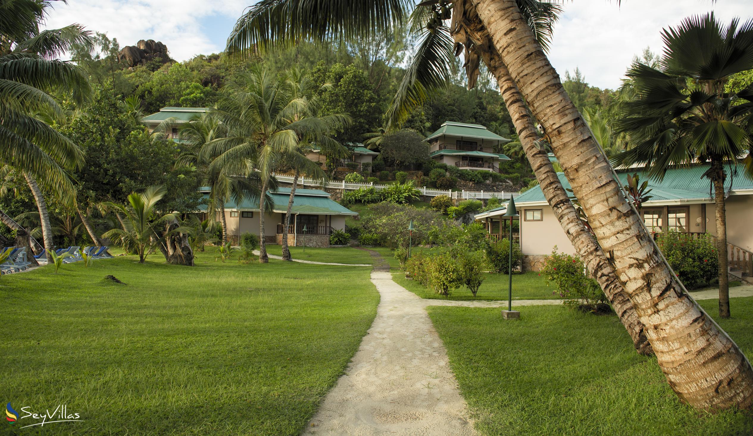 Foto 11: Hotel L'Archipel - Aussenbereich - Praslin (Seychellen)