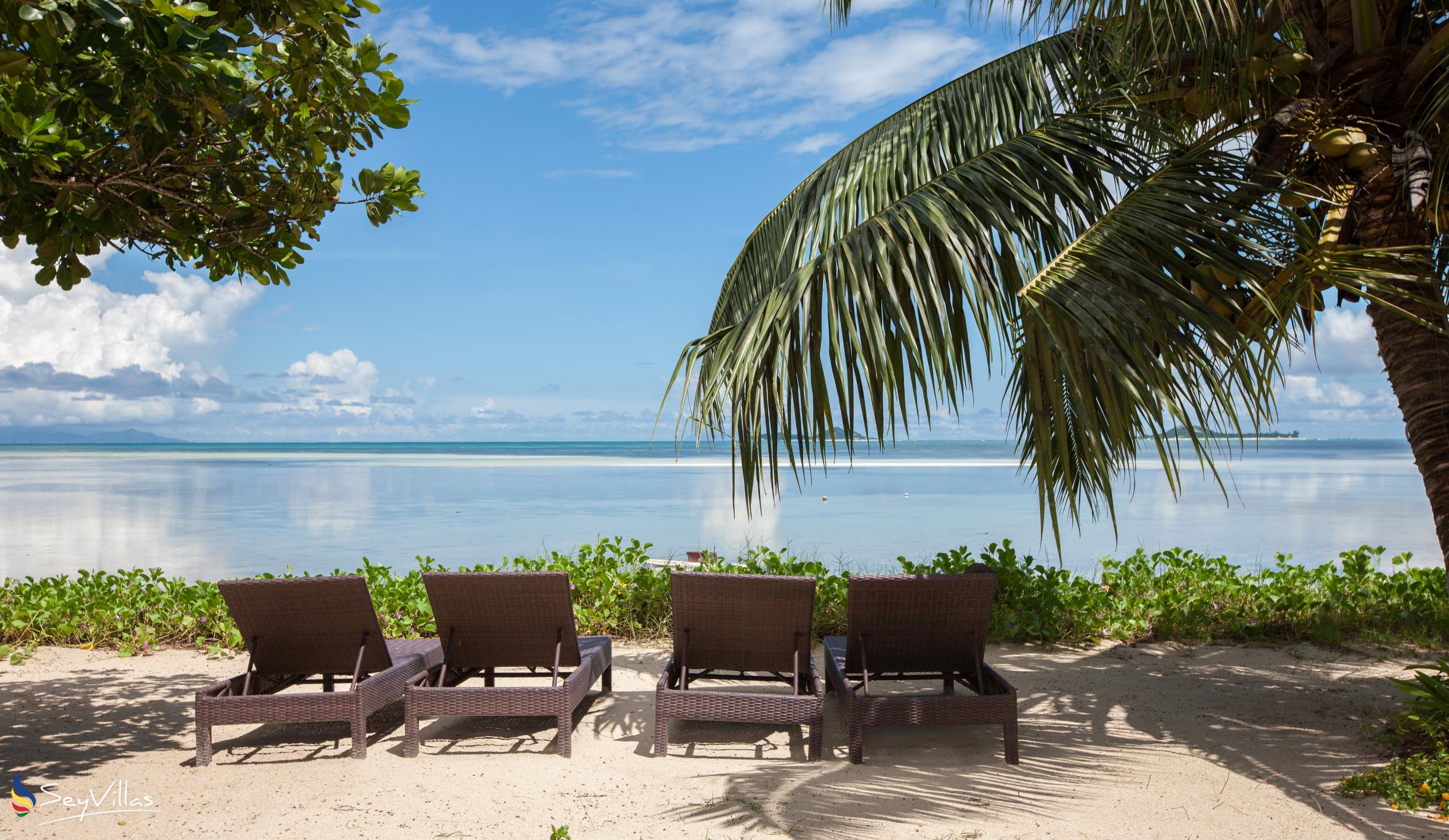 Foto 8: Palm Beach Hotel - Aussenbereich - Praslin (Seychellen)