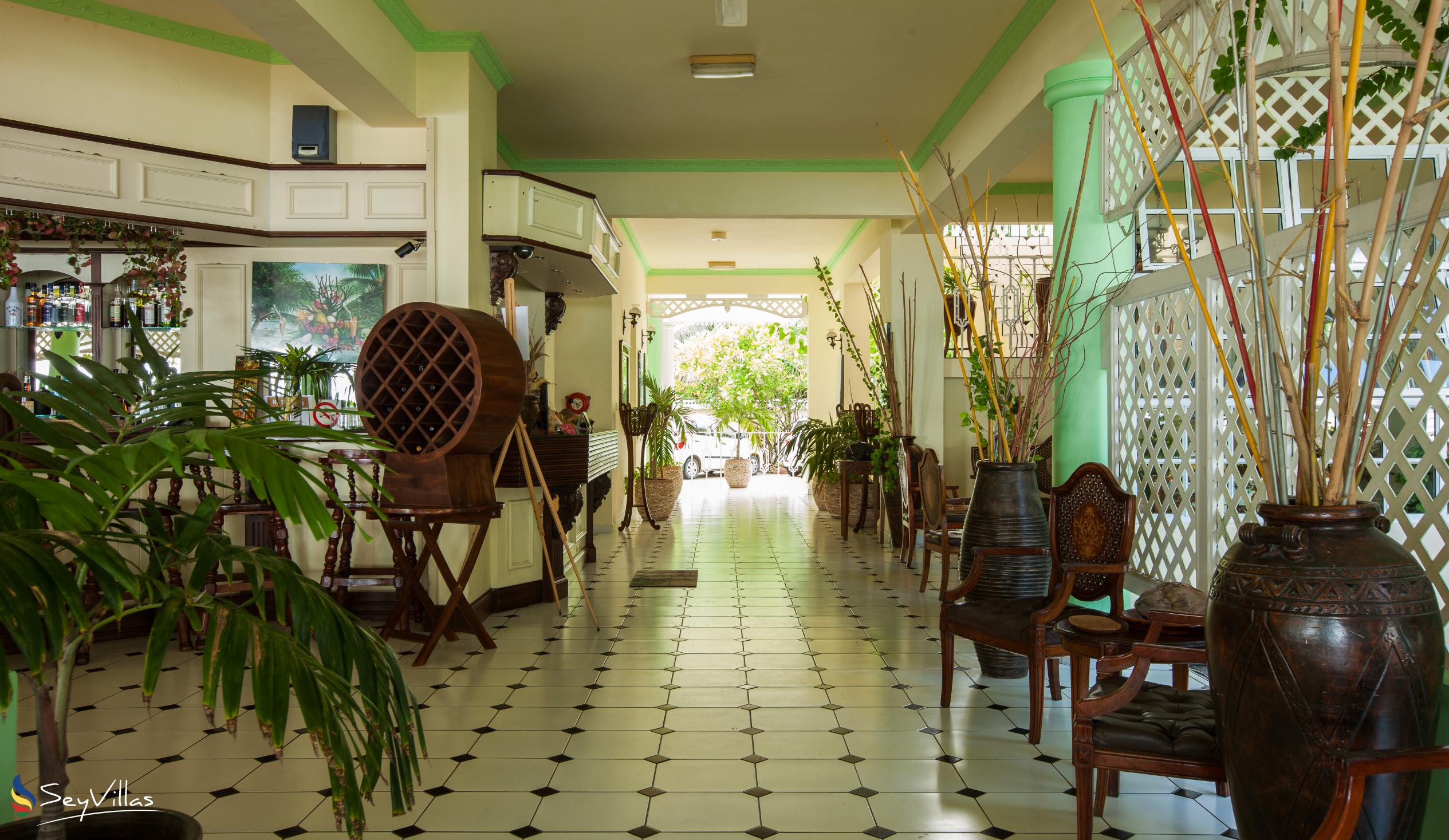 Foto 30: Palm Beach Hotel - Innenbereich - Praslin (Seychellen)