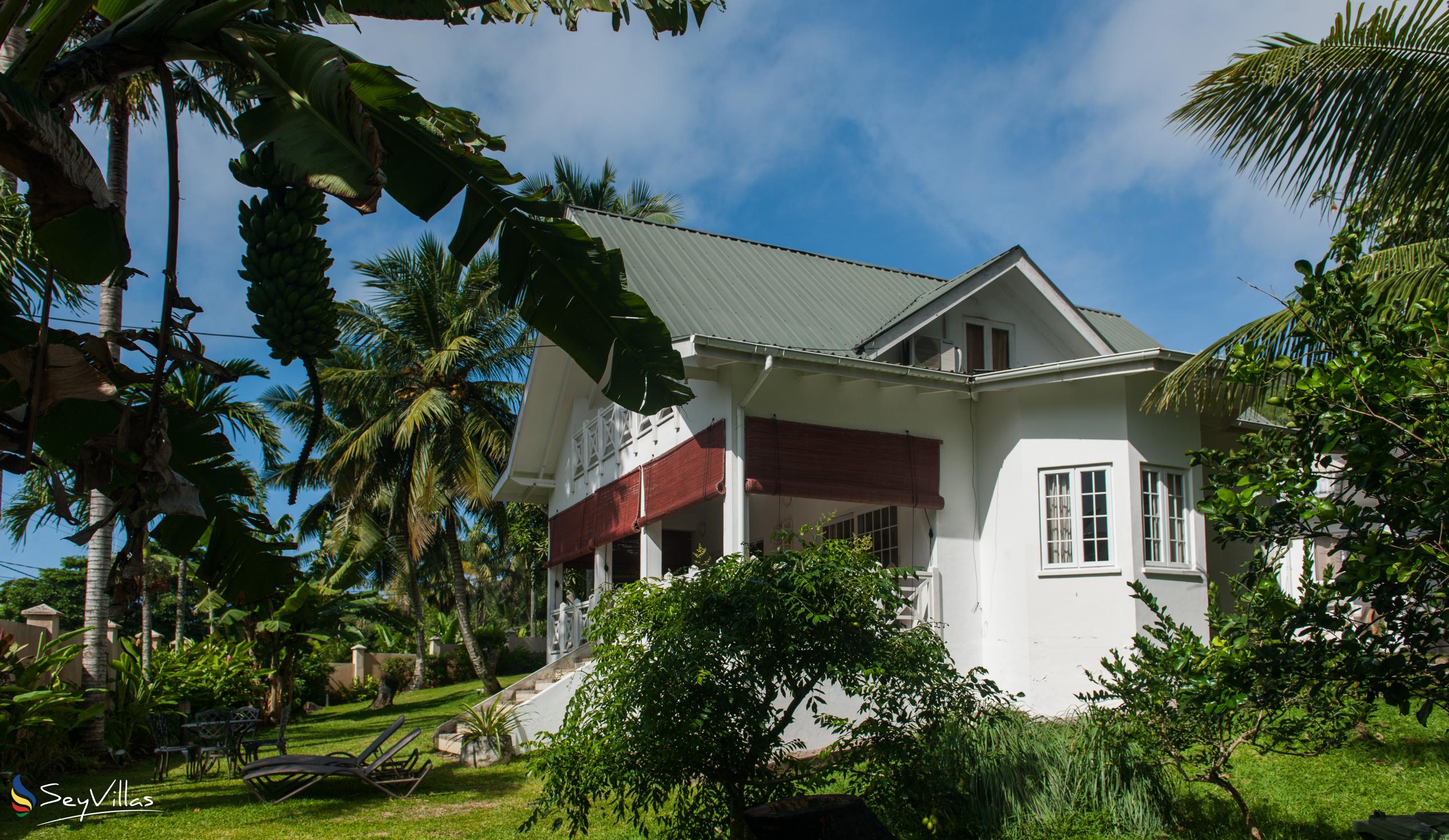 Foto 2: Le Domaine de Bacova - Aussenbereich - Mahé (Seychellen)