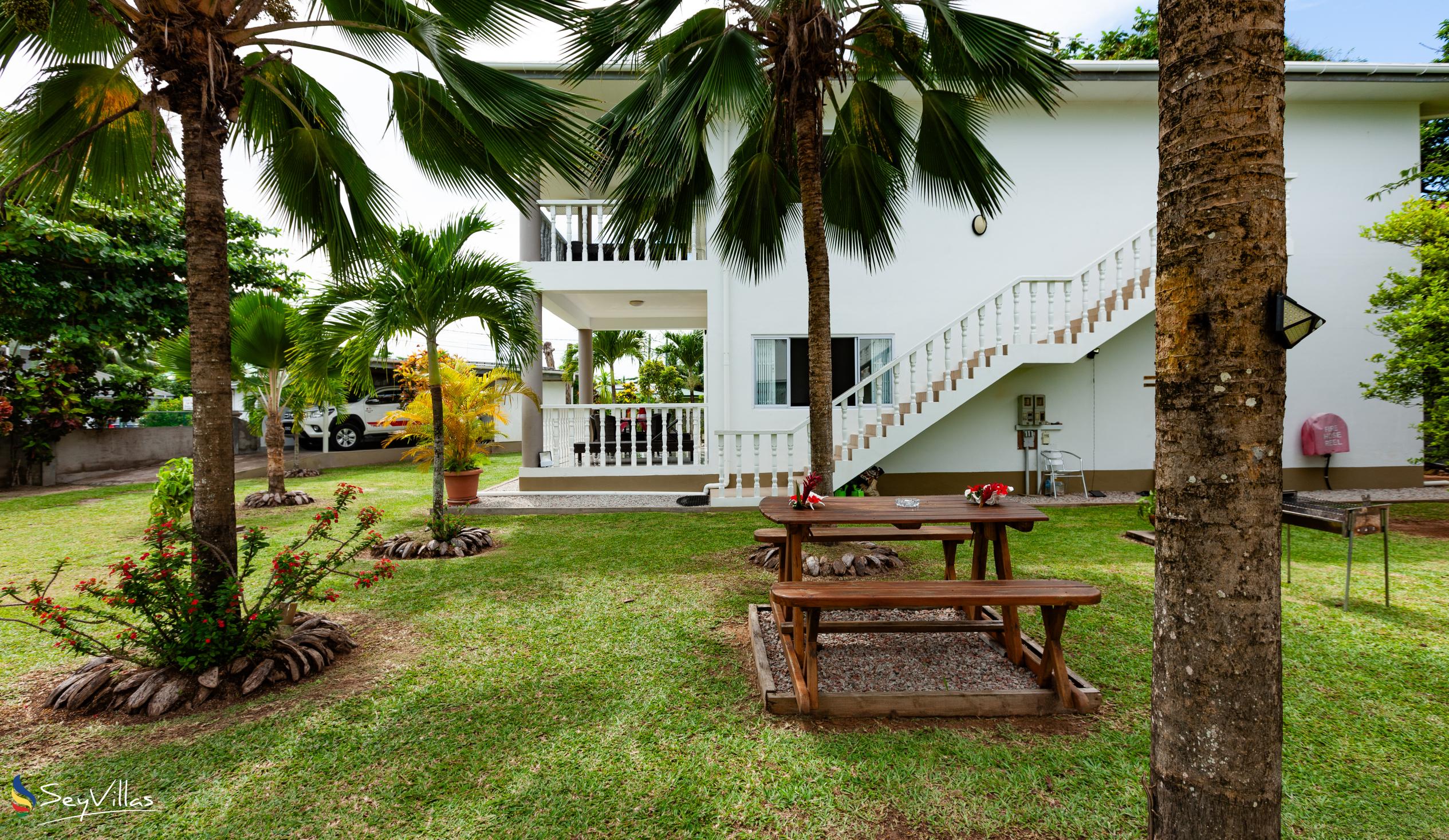 Foto 12: Casa Tara Villas - Aussenbereich - Praslin (Seychellen)