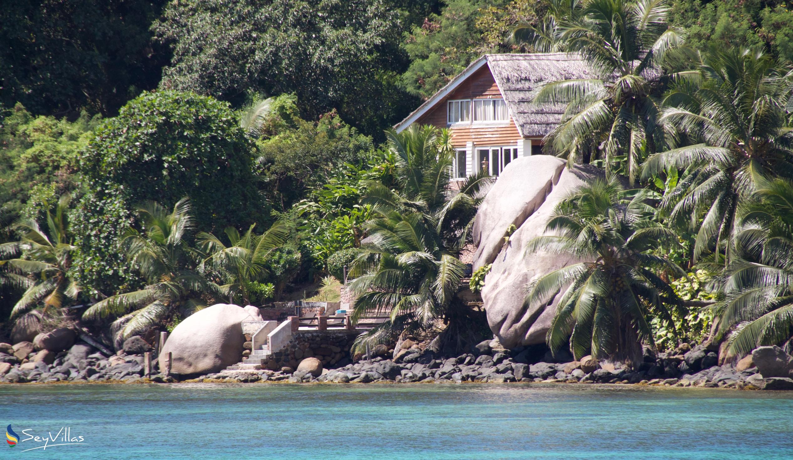 Foto 3: Colibri Guesthouse - Aussenbereich - Praslin (Seychellen)