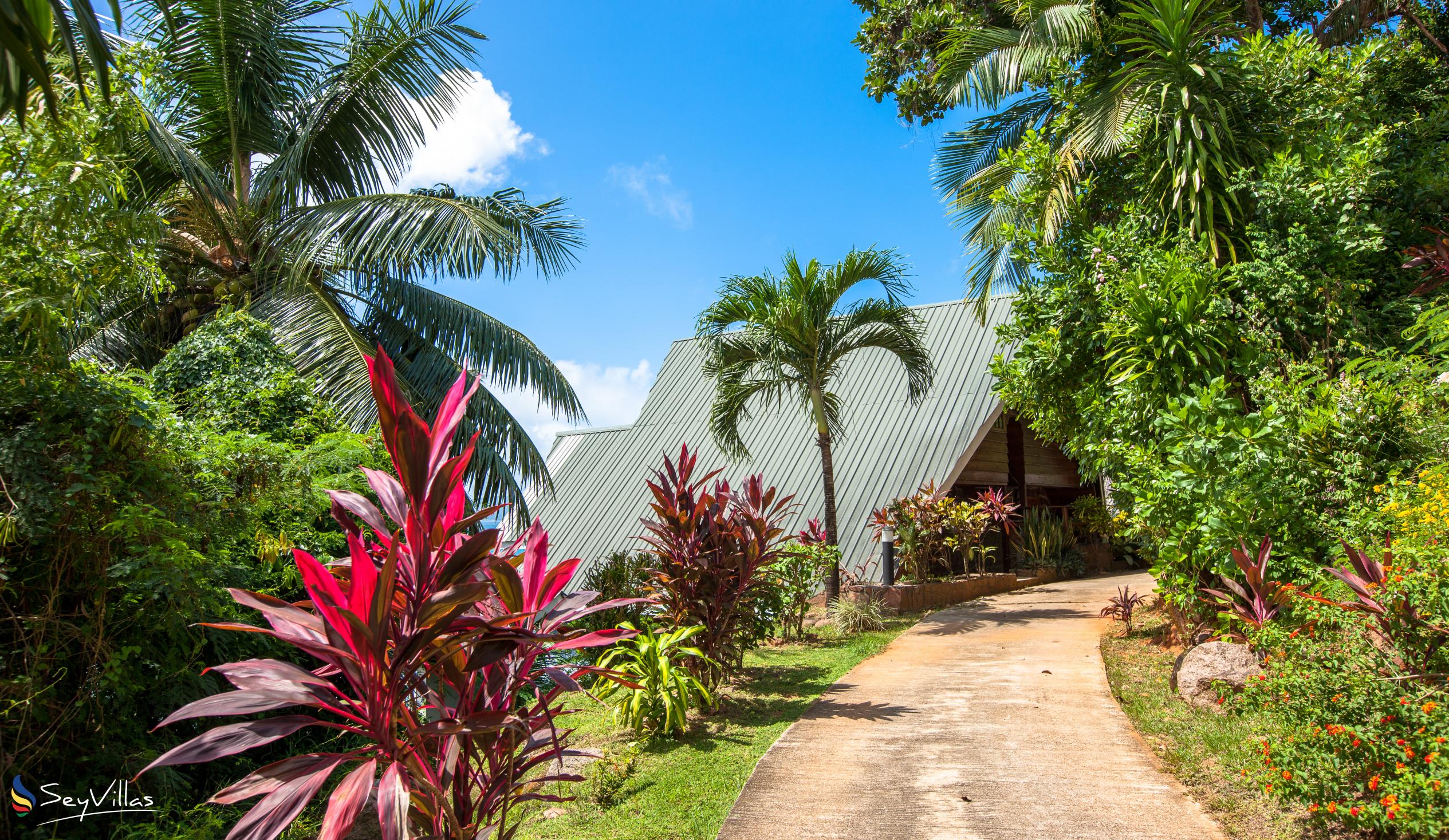 Foto 15: Colibri Guesthouse - Aussenbereich - Praslin (Seychellen)