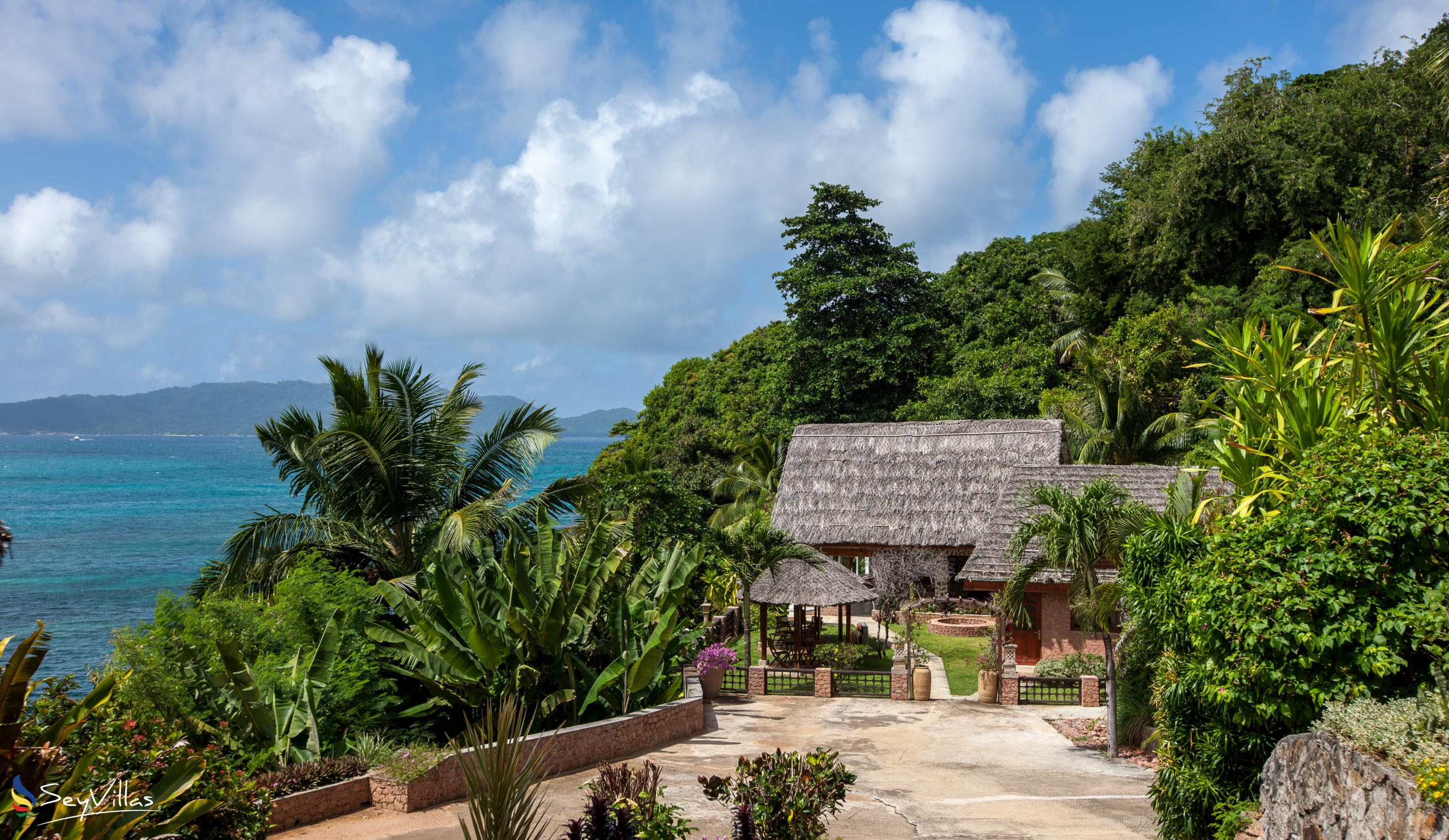 Foto 12: Colibri Guesthouse - Aussenbereich - Praslin (Seychellen)