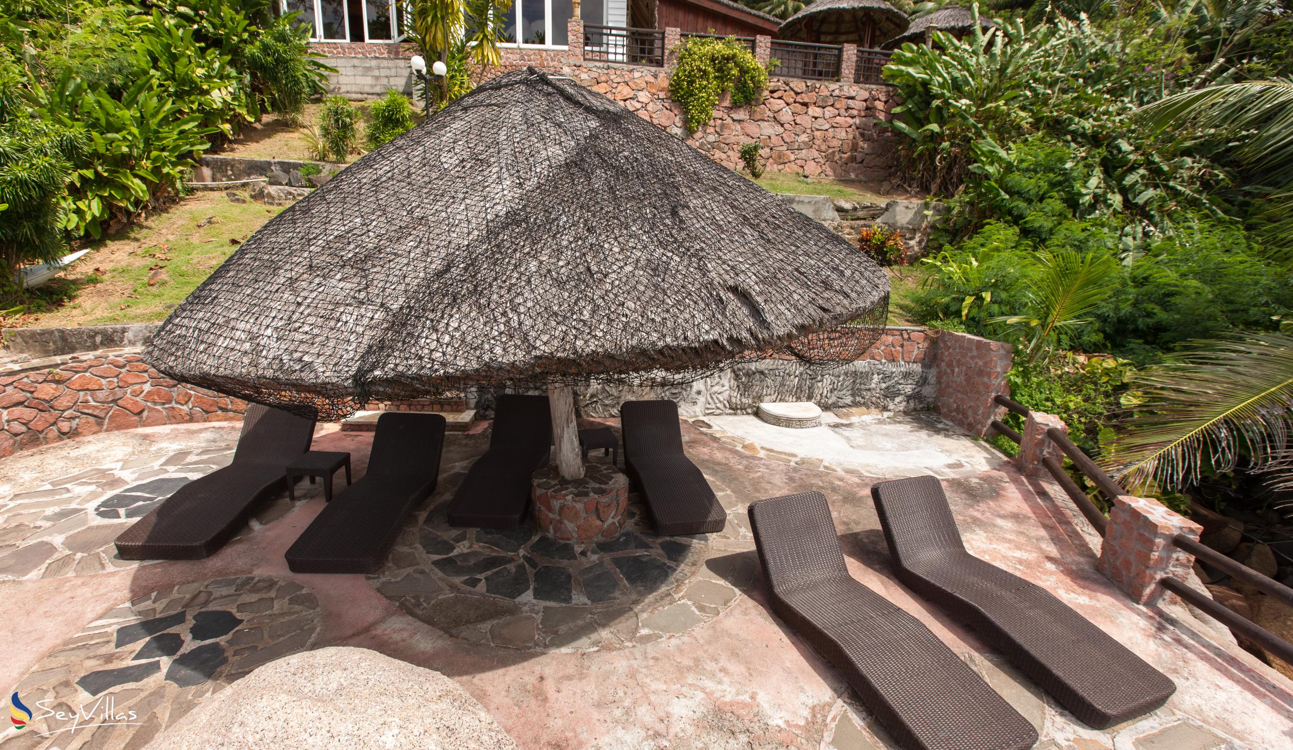 Foto 18: Colibri Guesthouse - Aussenbereich - Praslin (Seychellen)