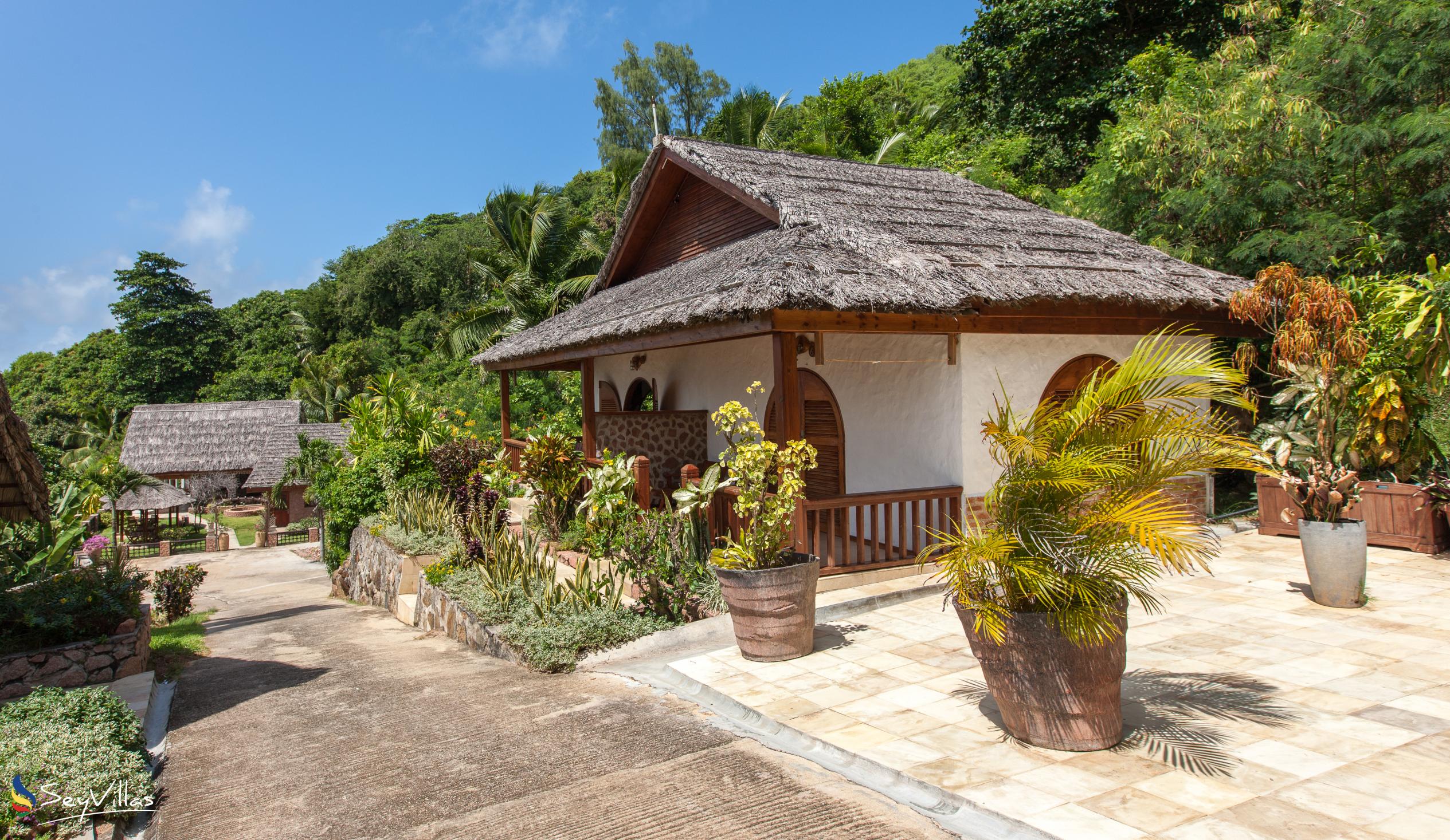 Foto 21: Colibri Guesthouse - Aussenbereich - Praslin (Seychellen)