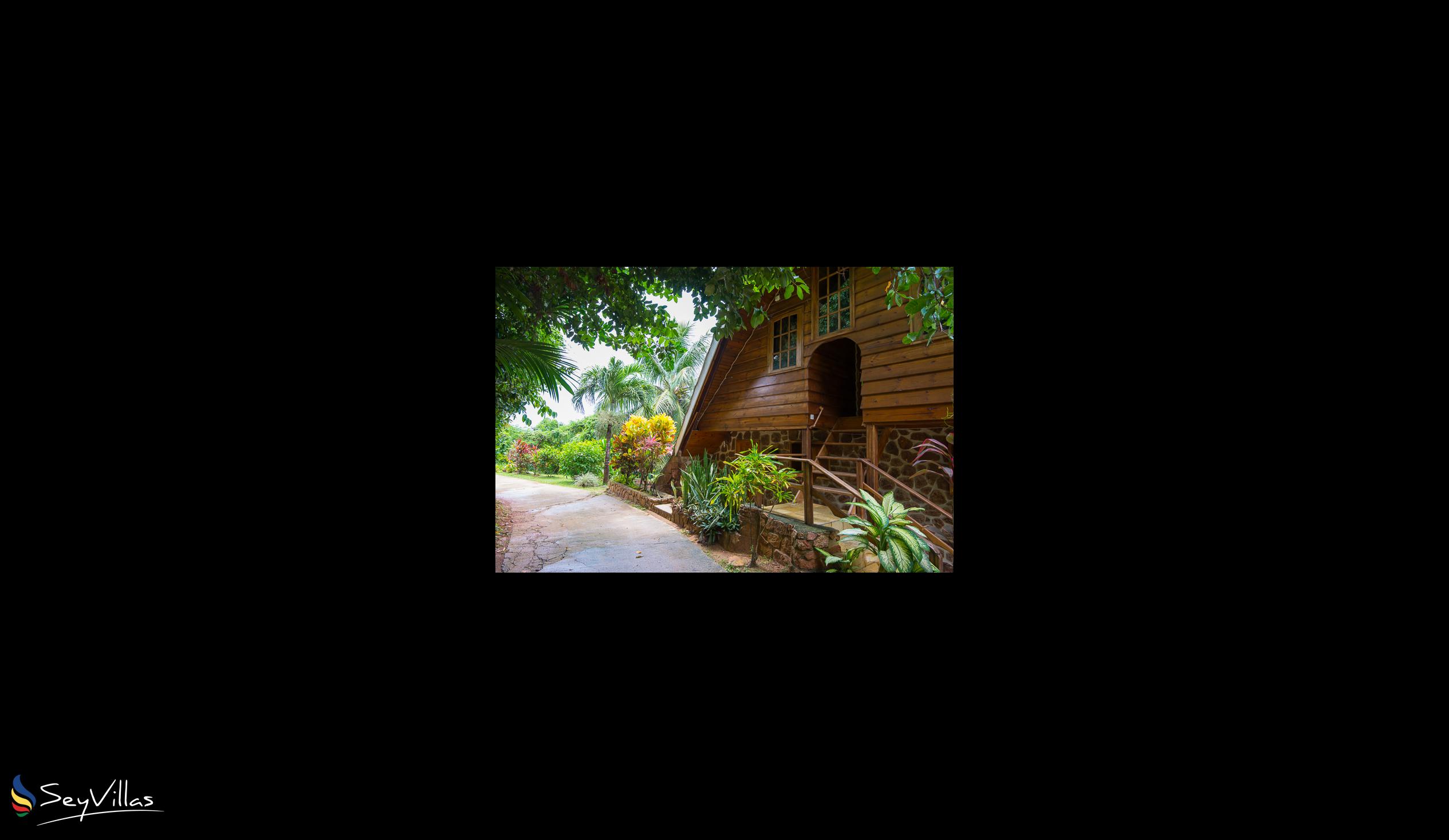 Foto 98: Colibri Guesthouse - Superior-Holzzimmer mit Meerblick - Praslin (Seychellen)