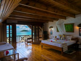 Superior Wooden Room with Sea View