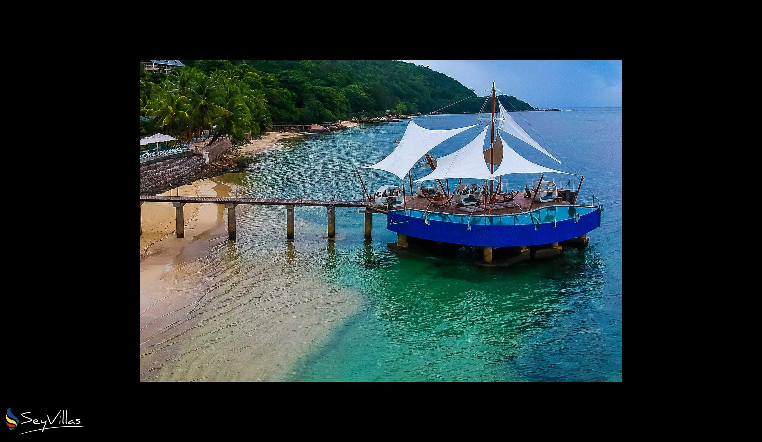 Foto 6: Coco de Mer & Black Parrot Suites - Aussenbereich - Praslin (Seychellen)